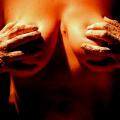 mains-et-seins.jpg
